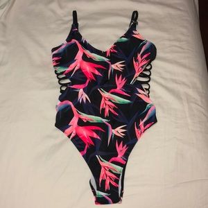 Victoria’s Secret / Pink One Piece Bikini